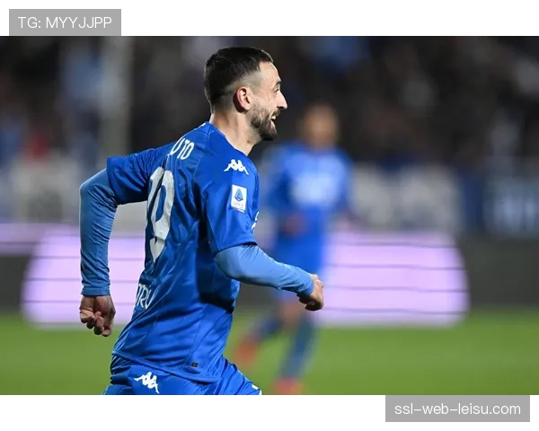 雨战中的技术挑战：回顾恩波利对阵莱切比赛因天气导致的无人机航拍画面中断